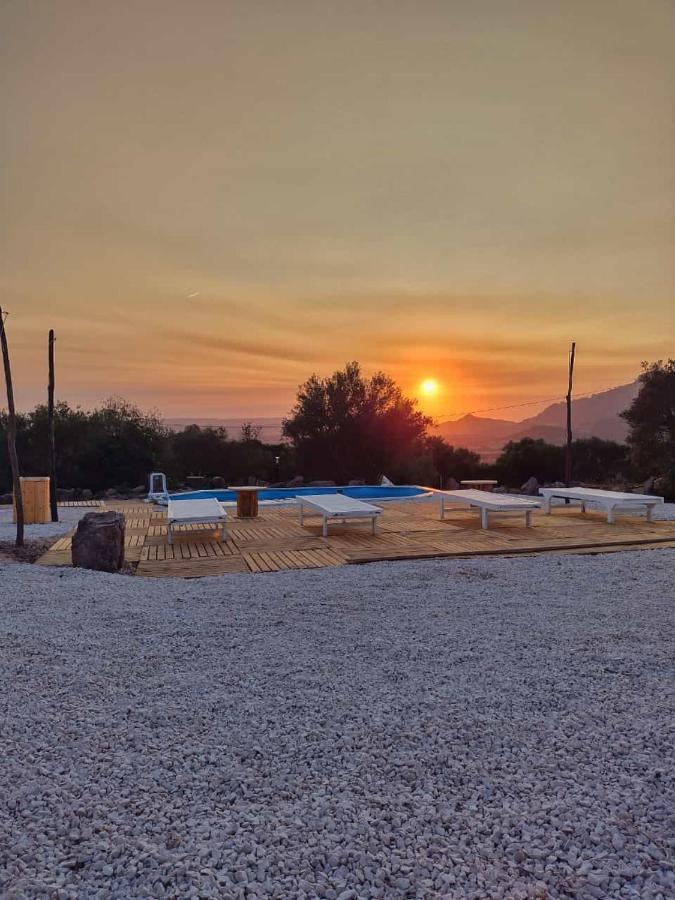 Готель Pasare Glamping_Anglonaruralexperience Perfugas Екстер'єр фото